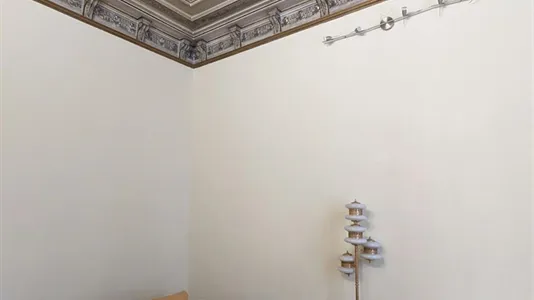 Rooms in Barcelona Ciutat Vella - photo 6