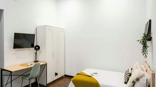 Rooms in Madrid Centro - photo 4