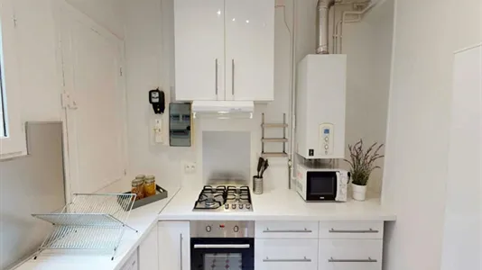 Rooms in Paris 8ème arrondissement - photo 7