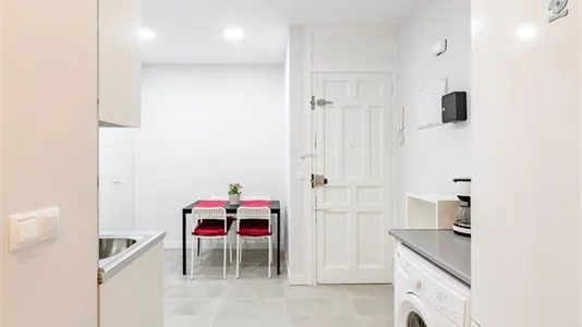 Rooms in Madrid Chamberí - photo 7