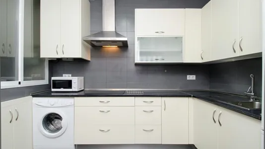 Rooms in Madrid Centro - photo 8