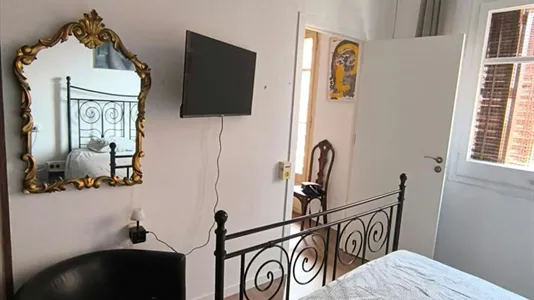 Rooms in Barcelona Sants-Montjuïc - photo 5