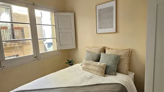 Rooms in Barcelona Ciutat Vella - photo 4