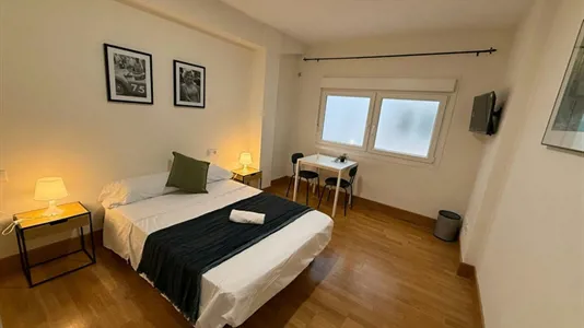 Rooms in Almería - photo 1