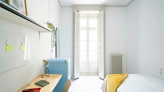 Rooms in Madrid Centro - photo 7