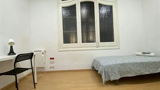 Rooms in Barcelona Eixample - photo 9