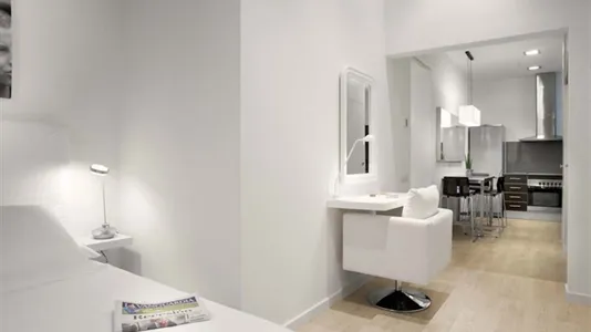 Apartments in Barcelona Ciutat Vella - photo 8