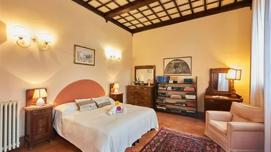 Rooms in Siena - photo 1