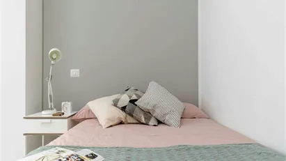 Room for rent in Milano Zona 5 - Vigentino, Chiaravalle, Gratosoglio, Milan