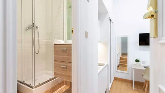 Rooms in Madrid Centro - photo 6