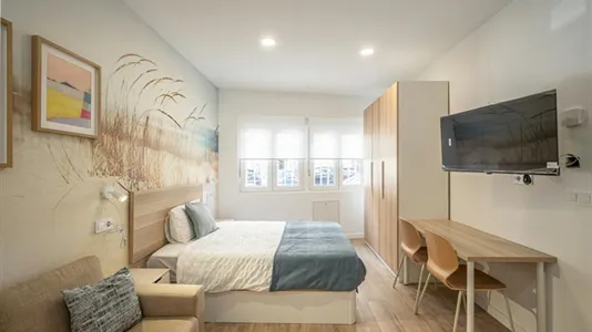 Apartments in Los Claveles - photo 2