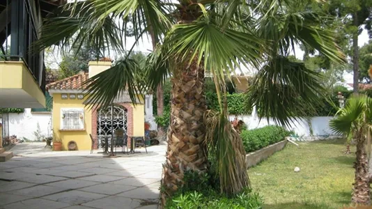 Houses in El Campello - photo 3