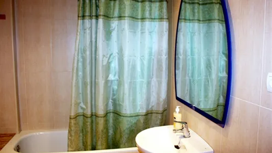 Rooms in Barcelona Ciutat Vella - photo 4