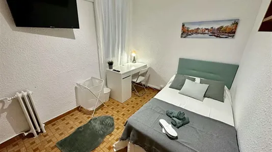 Rooms in Zaragoza - photo 2