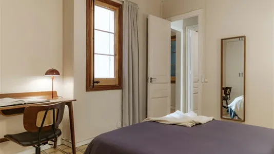 Rooms in Barcelona Ciutat Vella - photo 4