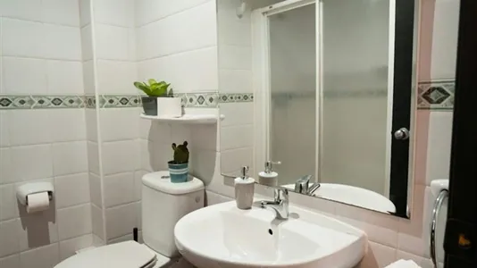 Rooms in Málaga - photo 2