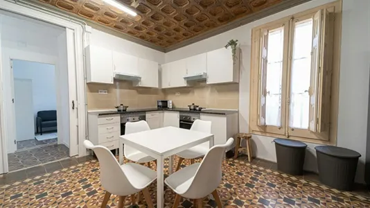 Rooms in Barcelona Ciutat Vella - photo 7