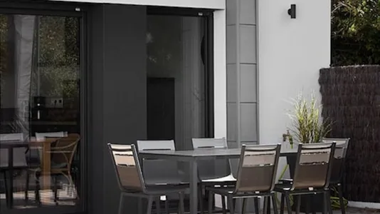 Houses in Toulon - photo 4