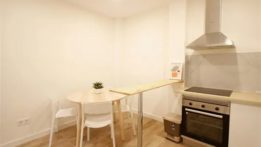 Rooms in Barcelona Eixample - photo 6