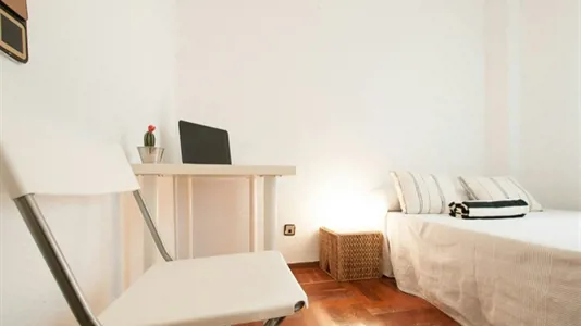 Rooms in Madrid Centro - photo 3