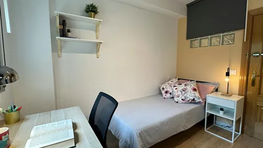 Rooms in Madrid Carabanchel - photo 1