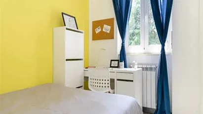 Room for rent in Milano Zona 8 - Fiera, Gallaratese, Quarto Oggiaro, Milan