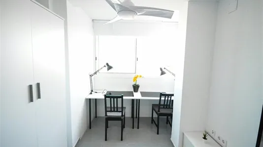 Rooms in Valencia Camins al Grau - photo 9