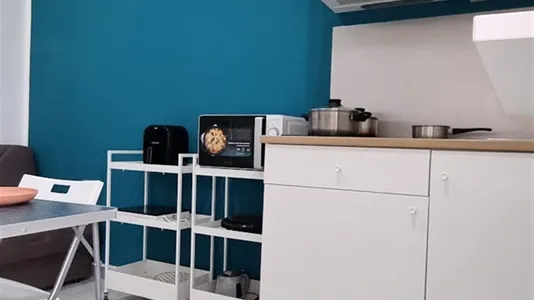 Rooms in Napoli Municipalità 4 - photo 9