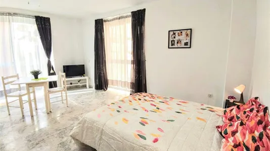 Rooms in Valencia Ciutat Vella - photo 4