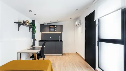 Rooms in el Camí de Vera - photo 5