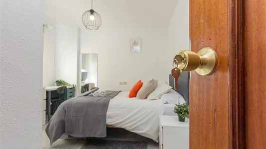 Rooms in Málaga - photo 8