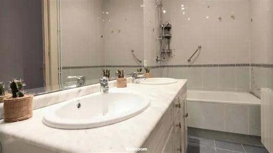 Rooms in Barcelona Eixample - photo 7