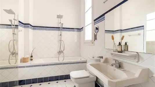 Rooms in Barcelona Eixample - photo 8