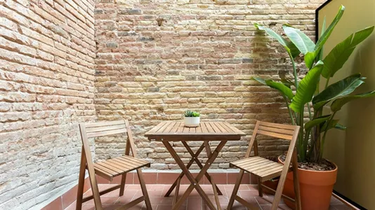 Rooms in Barcelona Sants-Montjuïc - photo 10