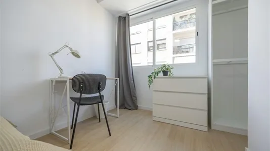 Rooms in el Camí de Vera - photo 4