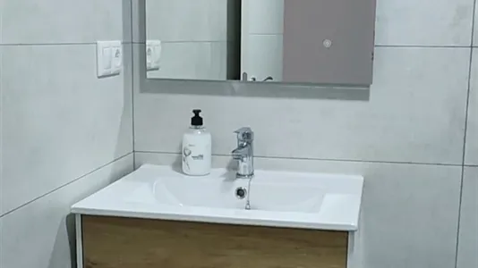 Rooms in Málaga - photo 4