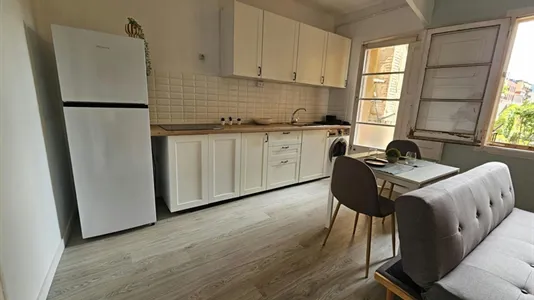 Rooms in Barcelona Ciutat Vella - photo 10