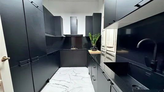 Rooms in Barcelona Eixample - photo 10