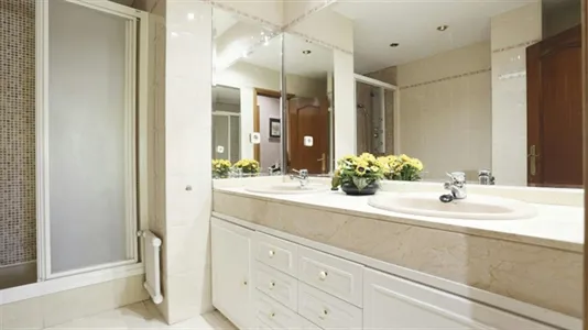 Rooms in Madrid Chamartín - photo 10