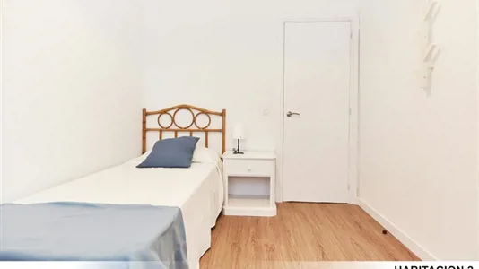 Rooms in Bami - photo 1