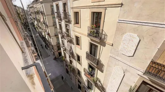 Rooms in Barcelona Ciutat Vella - photo 7