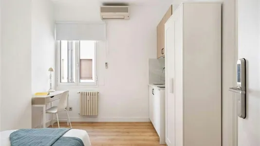 Rooms in Madrid Retiro - photo 7