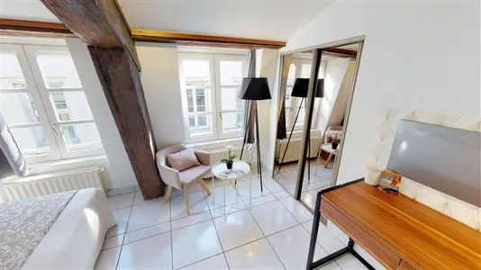 Rooms in Lyon - photo 2