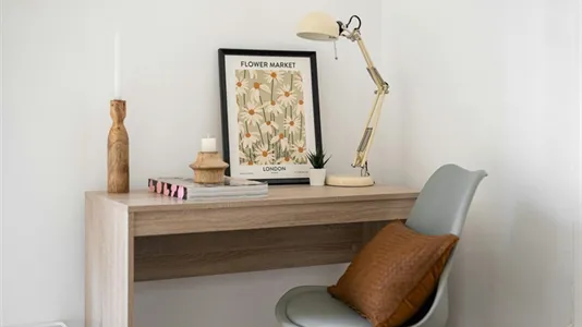 Rooms in Barcelona Ciutat Vella - photo 5