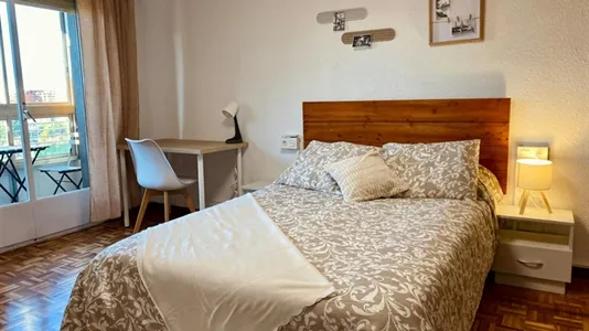 Rooms in Zaragoza - photo 2