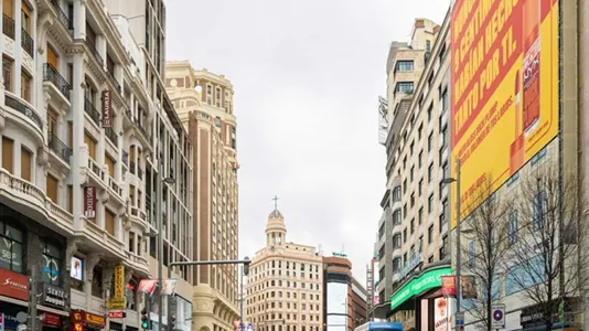 Rooms in Madrid Centro - photo 10