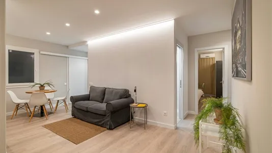 Rooms in Barcelona Eixample - photo 9