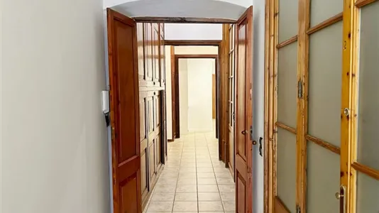 Rooms in Barcelona Ciutat Vella - photo 8