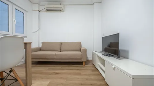 Rooms in Valencia Extramurs - photo 7