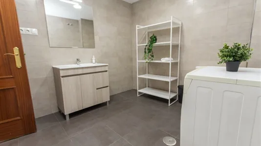 Rooms in Málaga - photo 8